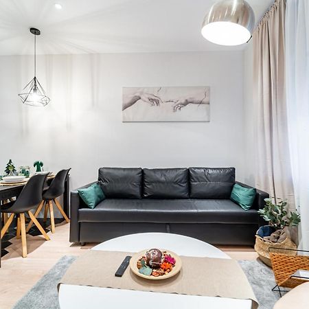 Edsam Madrid Apartments Black Екстериор снимка