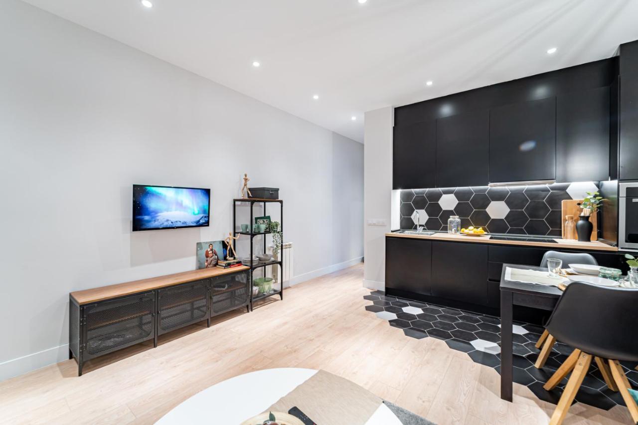 Edsam Madrid Apartments Black Екстериор снимка