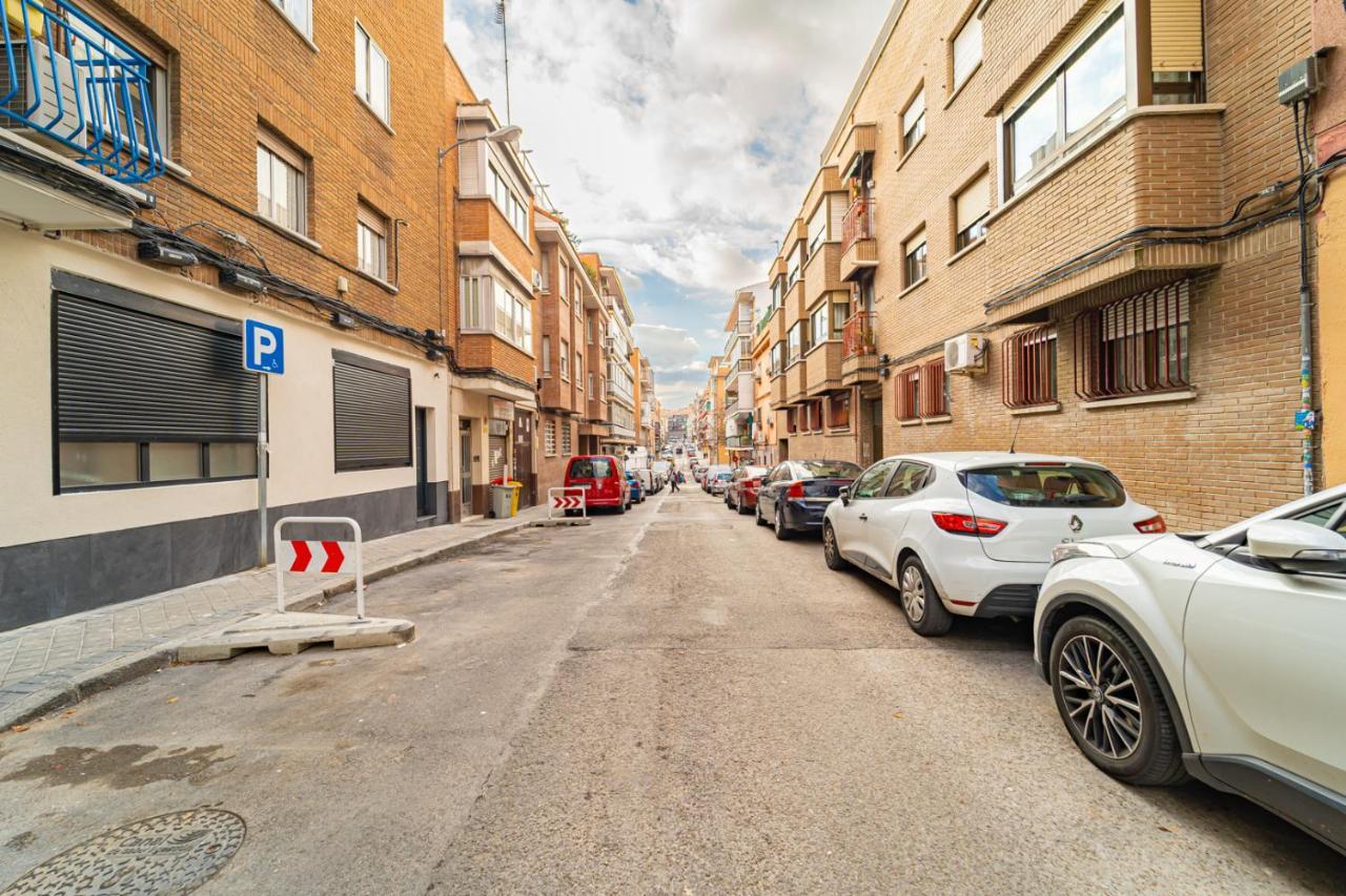 Edsam Madrid Apartments Black Екстериор снимка