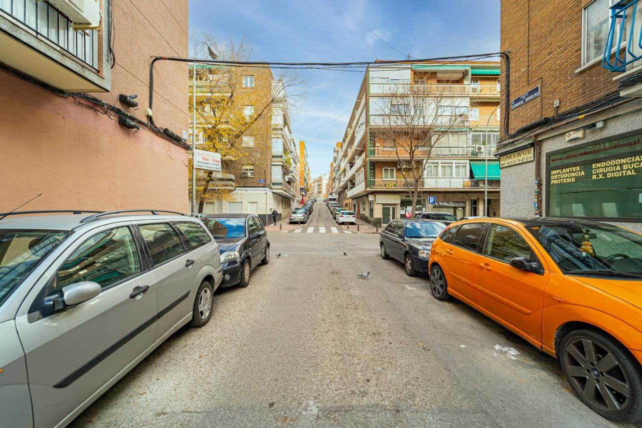 Edsam Madrid Apartments Black Екстериор снимка