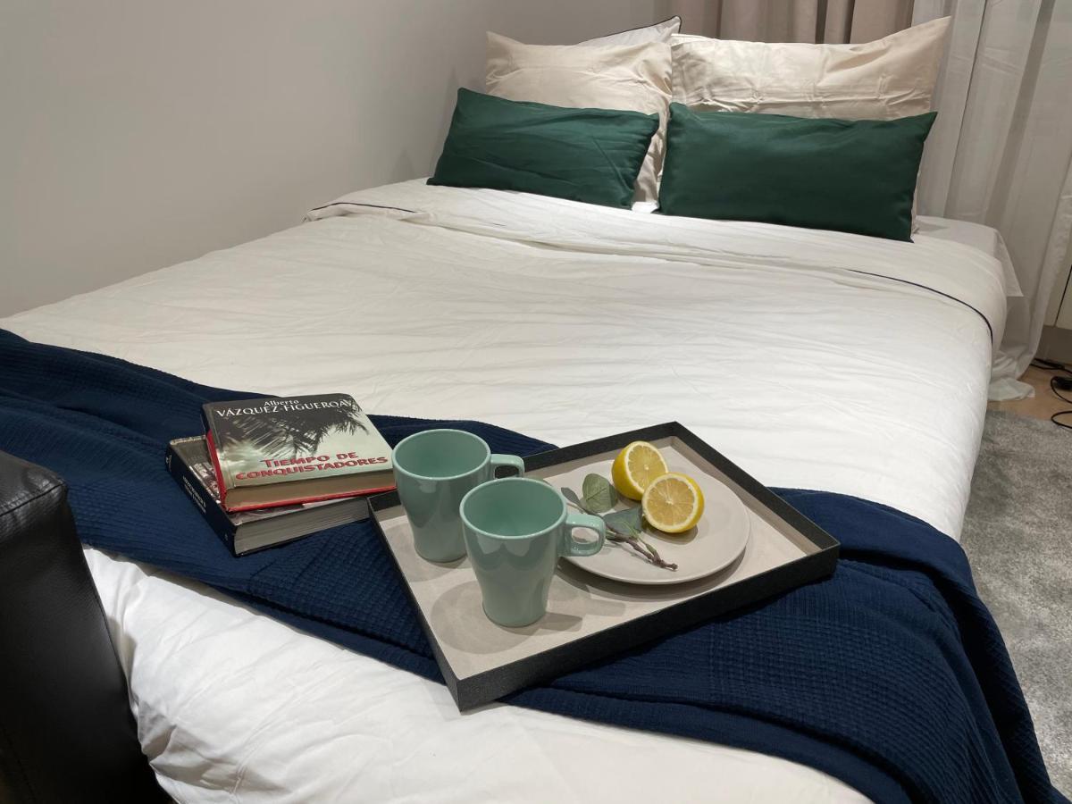 Edsam Madrid Apartments Black Екстериор снимка