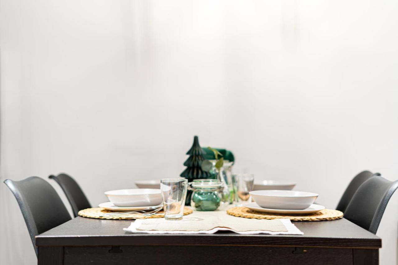Edsam Madrid Apartments Black Екстериор снимка
