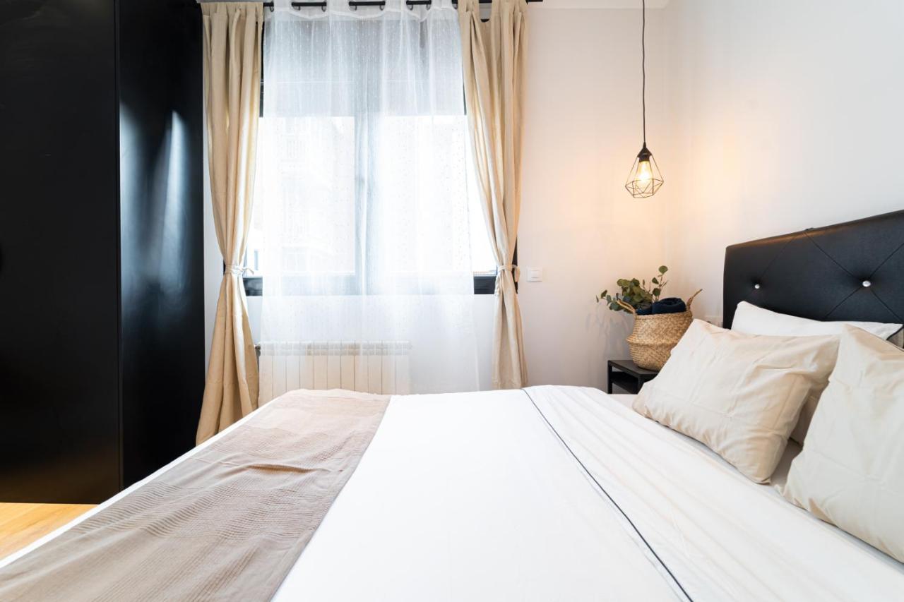 Edsam Madrid Apartments Black Екстериор снимка