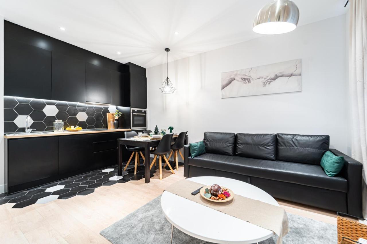 Edsam Madrid Apartments Black Екстериор снимка
