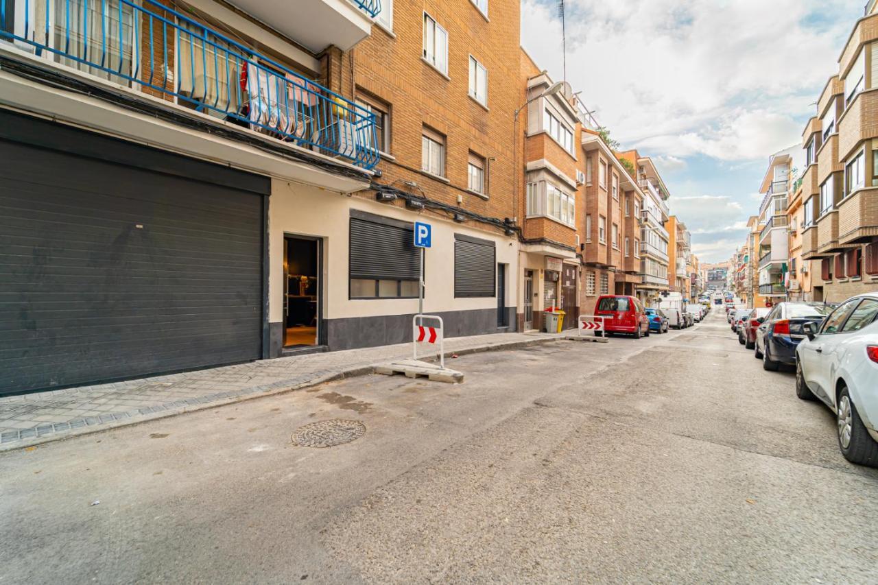Edsam Madrid Apartments Black Екстериор снимка